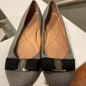 SALVATORE FERRAGAMO SIGNATURE BOW FLATS